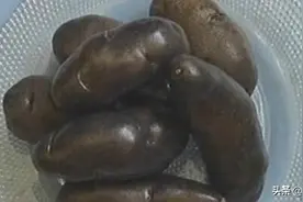 马铃薯中的贵族“黑金刚”，一种可以生吃的黑紫色土豆图片