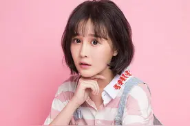 赵本山女儿直播征婚吓坏妈，自曝25岁着急生娃，房车存折已备好图片