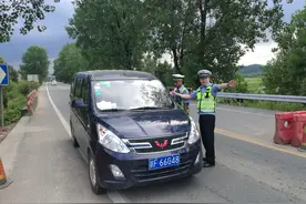 跟我一起探索—交警忙碌的一天！图片