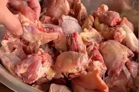 秋天要多炖鸡肉给家人吃，教你秘制做法，太香了图片