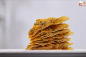 教你用电饼铛在家就能做的酱香饼，好吃到爆炸图片