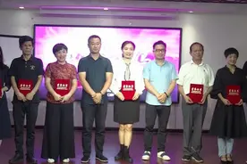 微视河南：“我爱爸妈”公益演说大赛之“智慧父母”专场活动举行图片