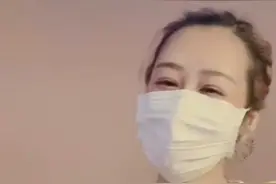 陈浩民妻子蒋丽莎与陈赫现身同商场，都无人认出，自嘲却反被骂？图片