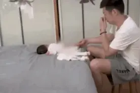网红奶爸“全职带娃”一年后，以离婚收场，婚姻中谁带娃谁弱势？图片