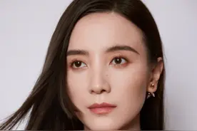 41岁小宋佳醉酒，深夜对殷桃周迅倪妮表白，凌晨2点称自己喝大了图片