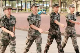 帅气！上海4位男神教官：服役于武警总队、战略支援部队，还来自同所211名校！图片