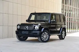 2.5吨重装载2.0T的奔驰大G，加价50万都还是有人抢着买图片