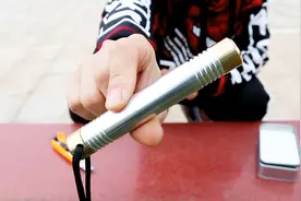 拆箱测评户外用品“活塞取火器”，两百块钱就这打火效果视频封面