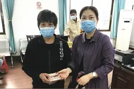 一次性解决纠纷 | “谢谢法官耐心调解！”贫困老人当庭拿到两万元赔偿款图片