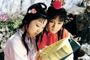 《红楼梦》美到极致的宝黛共读西厢，美得令人窒息的宝黛葬花图