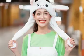 Min与男友公开晒甜蜜合照，4年恋情尽显恩爱！无数网友心碎图片