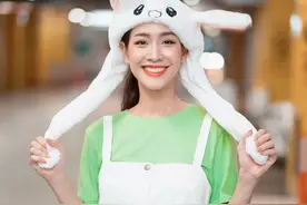 Min与男友公开晒甜蜜合照，4年恋情尽显恩爱！无数网友心碎图片