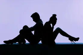 在KTV碰到自己的老婆，你该怎么办？图片