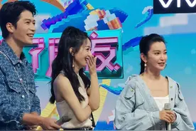 赵丽颖气质真的上来了！和李冰冰同台，一个优雅一个酷飒旗鼓相当图片