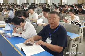 安徽65岁老汉考上大学，称学英语用汉语标注，怕同学喊“爷爷”图片