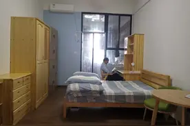 温情！三年了，岳阳这位校长与学生同吃同住图片