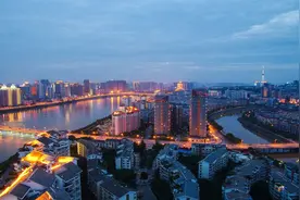 四川“下一个成都”，位置优越，交通方便，高铁到成都只需半小时图片