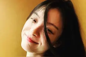 这个女人好迷人！还有什么造型是她驾驭不了的？图片