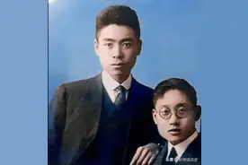 一组周恩来青年时期的彩色照片，周总理长相仪表不凡、英武帅气图片