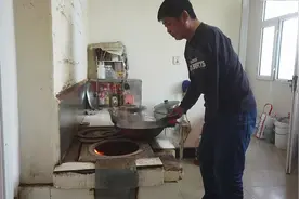 冷冻的西红柿能吃吗？在东北农村都会冷冻一些蔬菜，留着冬天吃视频封面