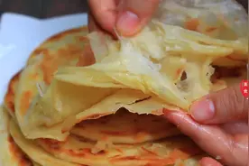 烙油饼该用冷水还是开水？面点师教你正确做法，金黄酥脆，太香了图片