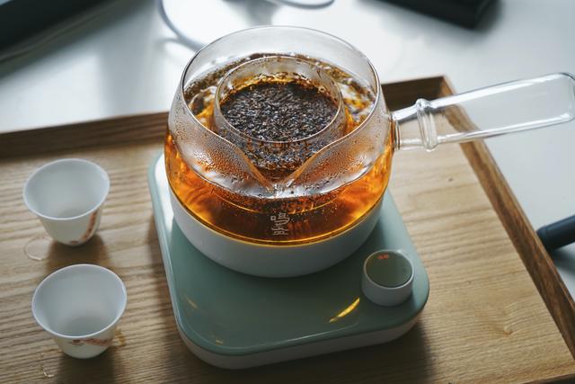 复工后的Soho办公，提神充电站，饮茶新模式：鸣盏煮茶器体验评测