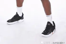 保罗乔治亲自上脚PG5代篮球鞋，这双球鞋你怎么看？图片