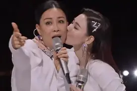单亲、离婚、困境，《逆光》流泪背后，那英组五姐姐的坎坷人生图片