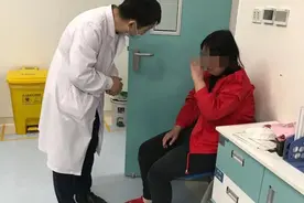 夜里打了个哈欠，郑州一女子的嘴巴合不上了！10小时后被医生“解救”图片