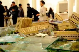 为什么开发商把房子卖完，还要拆掉售楼部呢？听听售楼小姐怎么说图片