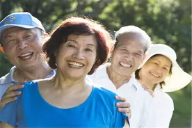 这3类父母越老越“受宠”，子女都愿意孝顺，不用担心养老难题图片