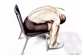 下躯干伸肌拉伸，涉及坐姿和躺姿图片