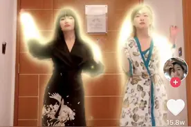 万茜黄龄邀姐姐们跳小芒舞，可爱互动引发挑战热潮图片