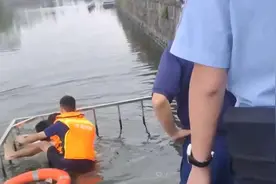 男孩被姐姐欺负跳河，浸泡半小时拒绝救援：我要她道歉图片