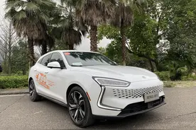 上可战飞机，下可拼超跑，赛力斯SF5究竟是什么来头？图片