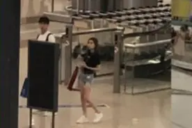 上港门将孙乐的婚姻，婚内勾搭别人的老婆，小三是个长腿美女图片