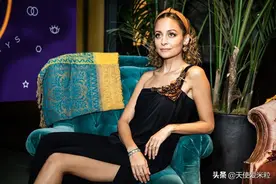 3岁被巨星领养，曾和林赛·罗韩是闺蜜，街拍女王39岁生日快乐图片