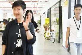 陈列共和钟晓莹老师专访视频封面