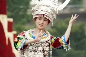 云南25个少数民族传统服饰欣赏，每一件都是民族艺术品（上）图片