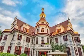 观众换装演戏！天津首个大型沉浸式互动推理剧《北洋歇洛克》开演图片
