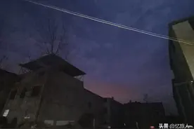 抬头仰望的天空是我唯一不倦的风景图片
