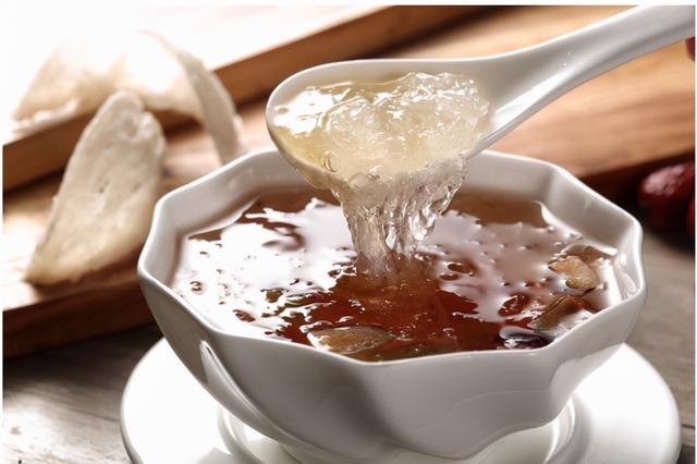 怀孕吃银耳和燕窝的区别 2026年怀孕吃银耳和燕窝的区别在哪