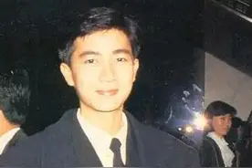 秀秀文娱：陈百强粤语老歌《晚秋》，百听不厌，就是那么经典图片