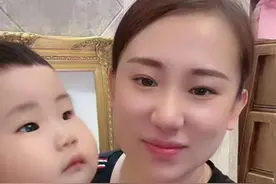 丫蛋直播官宣怀三胎，与小鹏飞女儿首曝光，长子归前夫王金龙图片