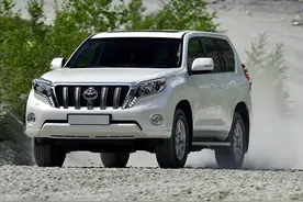 丰田普拉多现象级内饰升级，打造豪华舒适的越野车图片