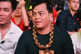 越南土豪来深圳，刚下飞机就直言：中国太穷了，连出行工具都没有图片