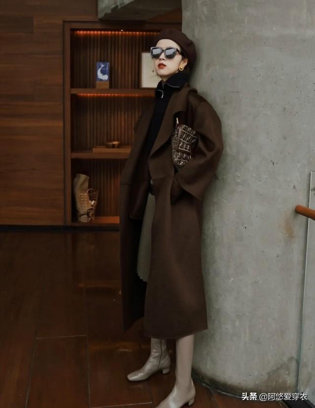 讲真，肩宽背厚的女人，不要这么穿大衣！分分钟显胖十斤（不止）