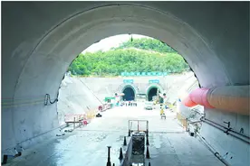 福厦高铁厦门段首个新建隧道昨日贯通！位于同安区鸡母山附近图片