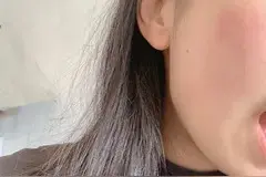 浙江一姑娘疫情期间在家追剧吃零食，结果下巴掉了图片