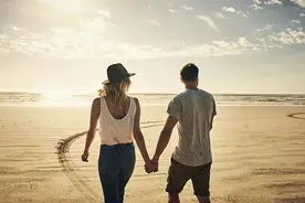 把你装进“心里”的女人，会释放给你这3个信号，别错过图片